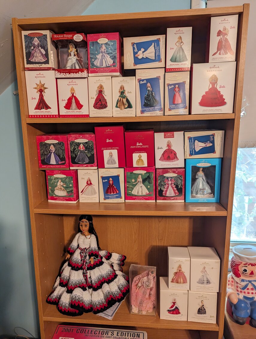 Image for 3 BR, 2-STORY VINYL SIDED CAPE COD; IN BOX BARBIES, CABBAGE PATCH, STAR TREK & STAR WARS COLLECTIBLES, GLASSWARE, FURNITURE & TOOLS