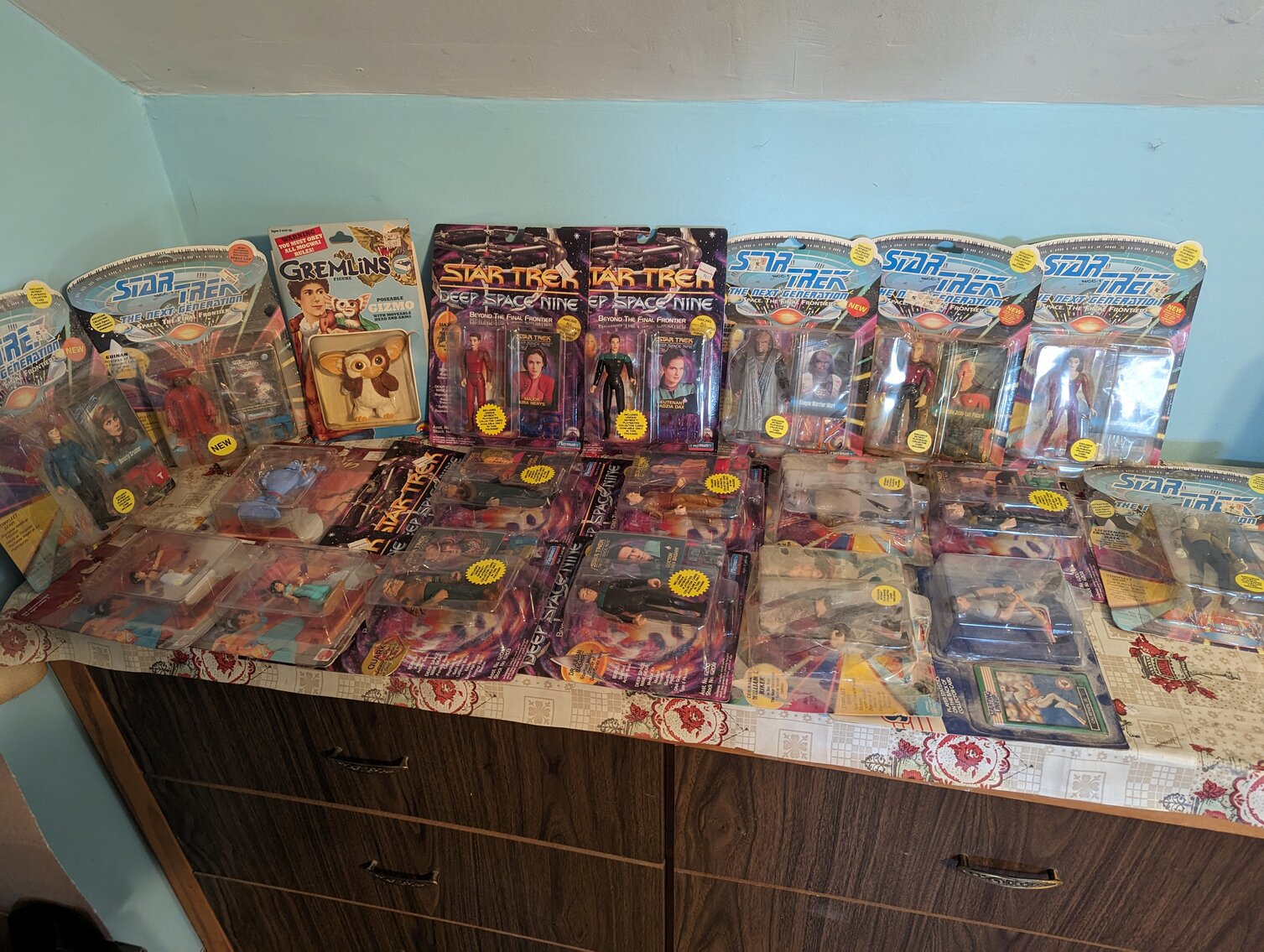 Image for 3 BR, 2-STORY VINYL SIDED CAPE COD; IN BOX BARBIES, CABBAGE PATCH, STAR TREK & STAR WARS COLLECTIBLES, GLASSWARE, FURNITURE & TOOLS