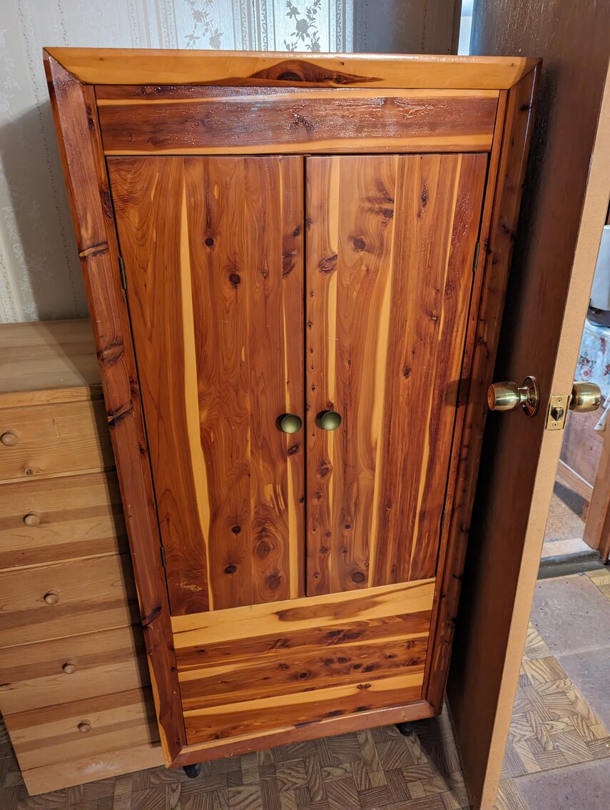 Image for 3 BR, 2-STORY VINYL SIDED CAPE COD; IN BOX BARBIES, CABBAGE PATCH, STAR TREK & STAR WARS COLLECTIBLES, GLASSWARE, FURNITURE & TOOLS