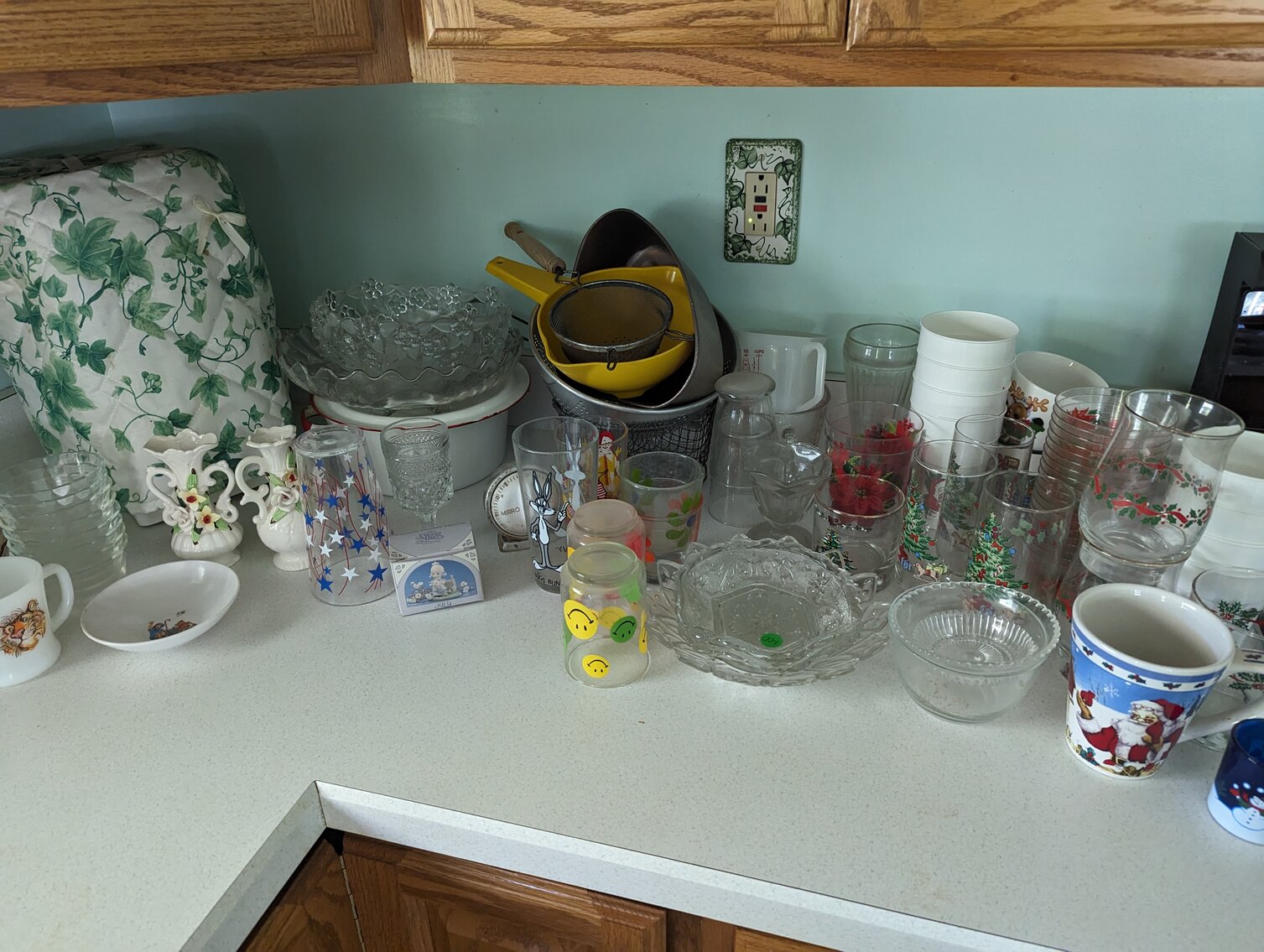 Image for 3 BR, 2-STORY VINYL SIDED CAPE COD; IN BOX BARBIES, CABBAGE PATCH, STAR TREK & STAR WARS COLLECTIBLES, GLASSWARE, FURNITURE & TOOLS