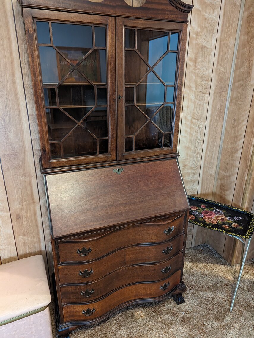 Image for 3 BR, 2-STORY VINYL SIDED CAPE COD; IN BOX BARBIES, CABBAGE PATCH, STAR TREK & STAR WARS COLLECTIBLES, GLASSWARE, FURNITURE & TOOLS