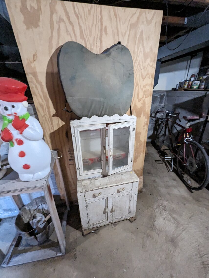 Image for 3 BR, 2-STORY VINYL SIDED CAPE COD; IN BOX BARBIES, CABBAGE PATCH, STAR TREK & STAR WARS COLLECTIBLES, GLASSWARE, FURNITURE & TOOLS