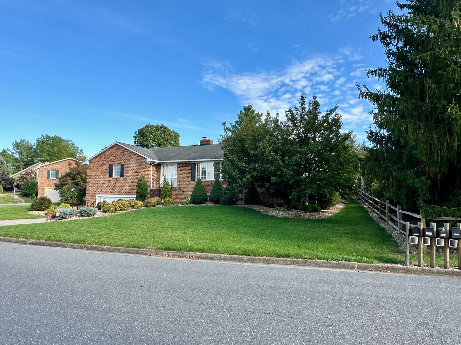 Image for Immaculate 3 BR/3.5 BA Brick Home w/Finished Walk-Out Basement Only Minutes from JMU & I-81--- Belmont Estates