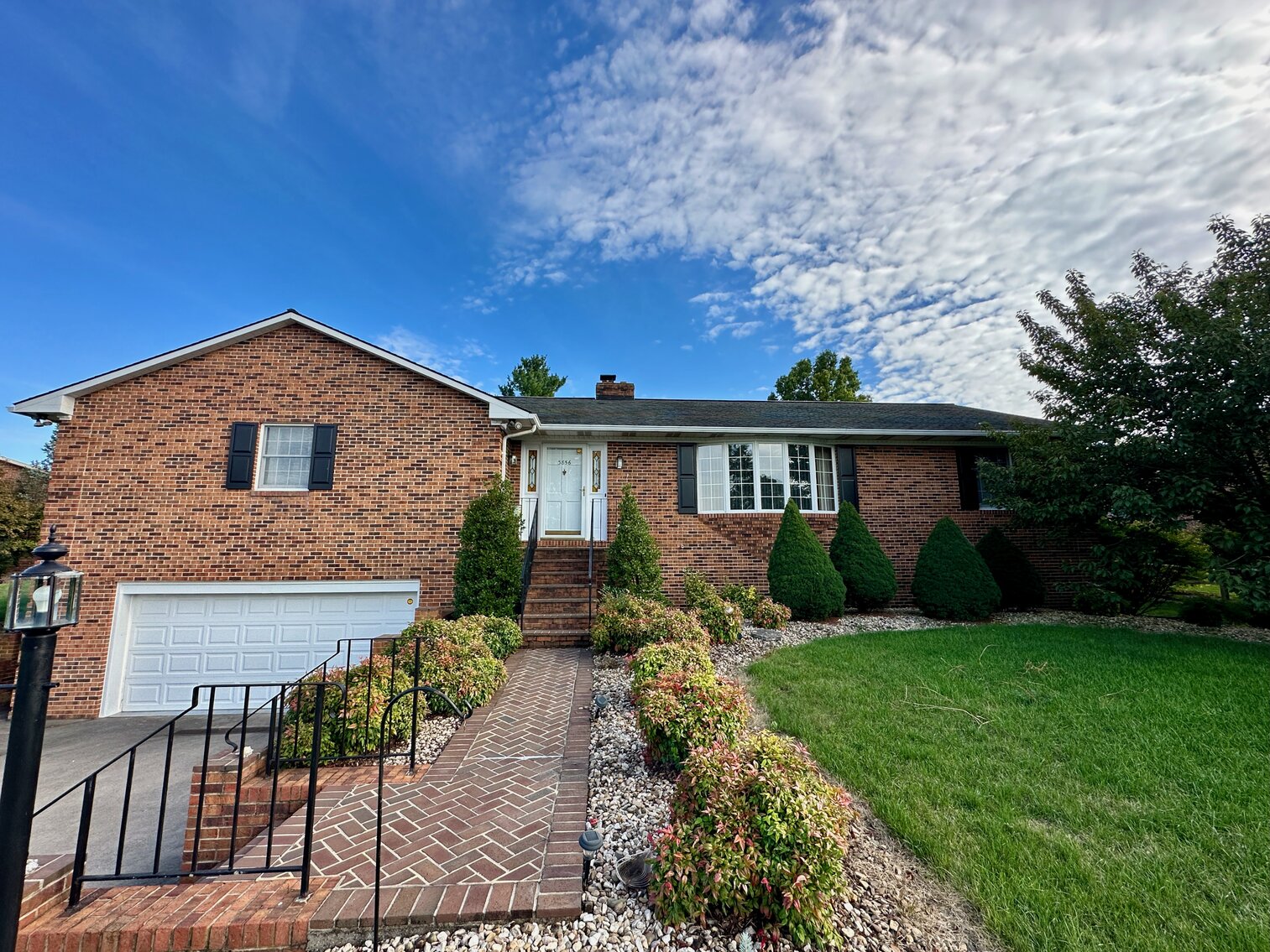 Image for Immaculate 3 BR/3.5 BA Brick Home w/Finished Walk-Out Basement Only Minutes from JMU & I-81--- Belmont Estates