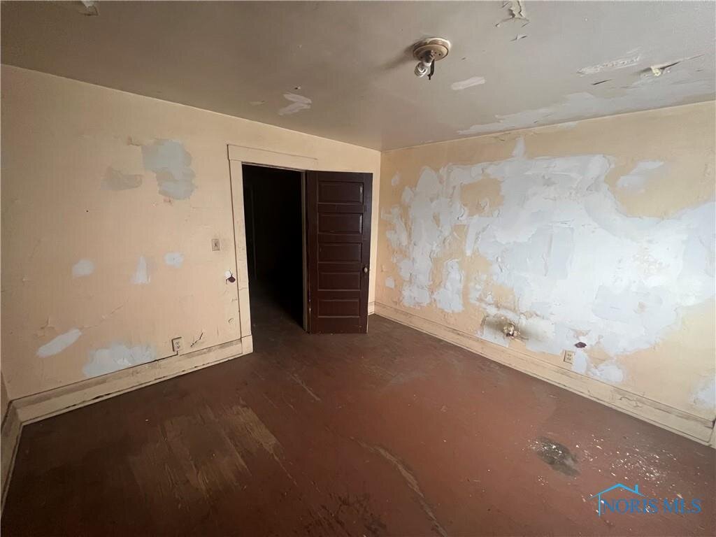 Image for MINIMUM BID AUCTION $125,000! 2212 Consaul St