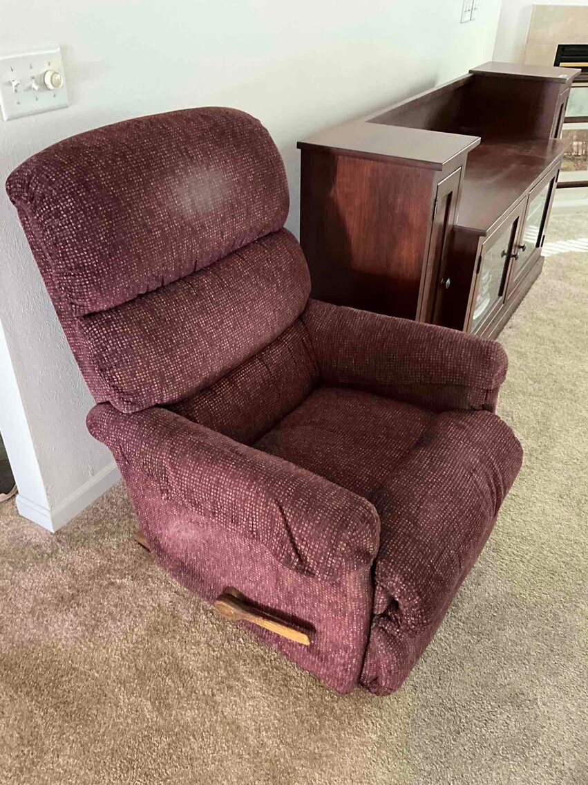 LR- La-Z-Boy Rocker/Recliner