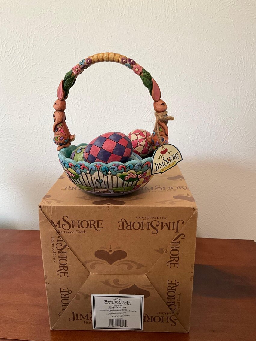 O- Jim Shore “Hunting Eggs, Finding Joy” Figurine