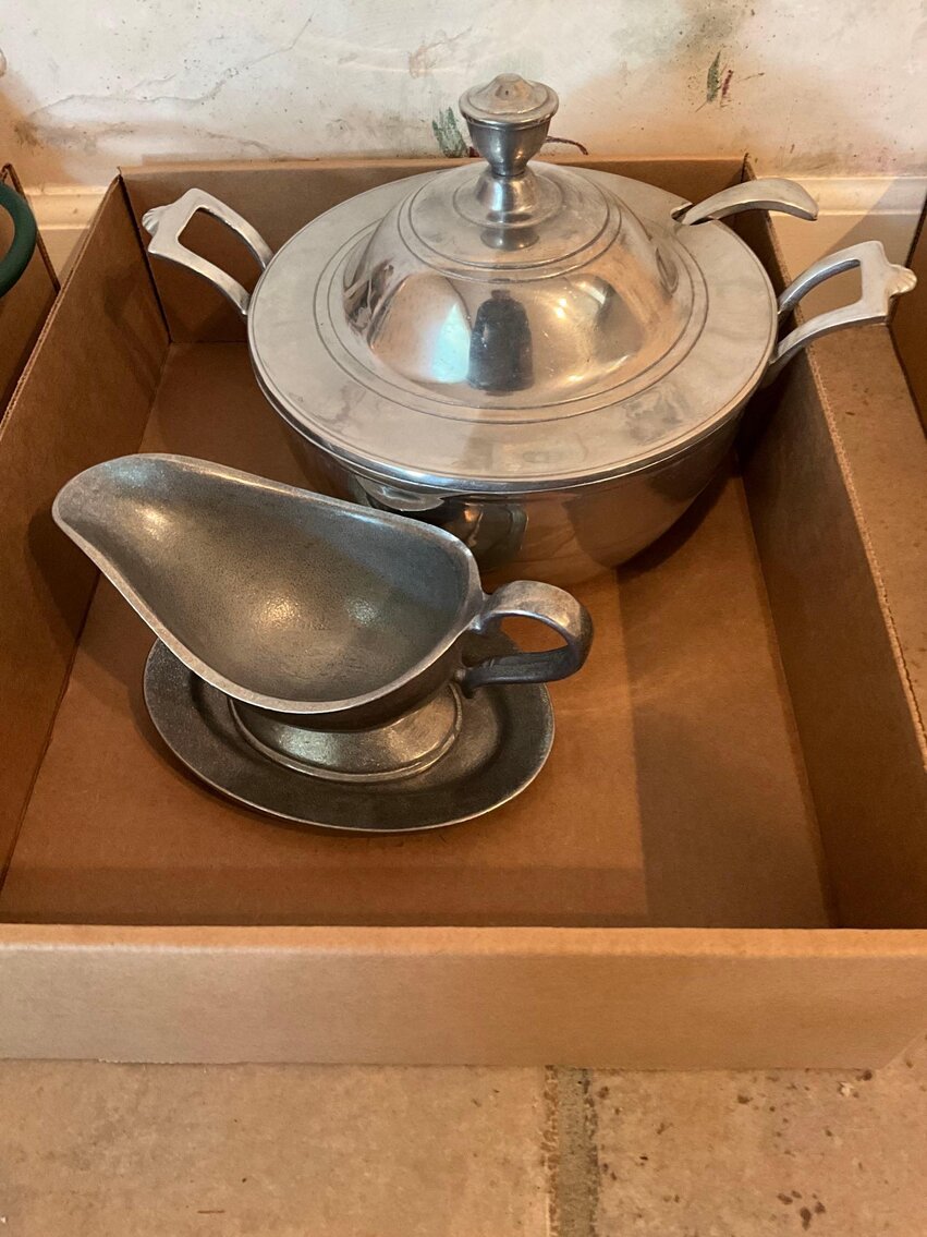 K- (1) Box of Wilton Mount USA Pewter Items