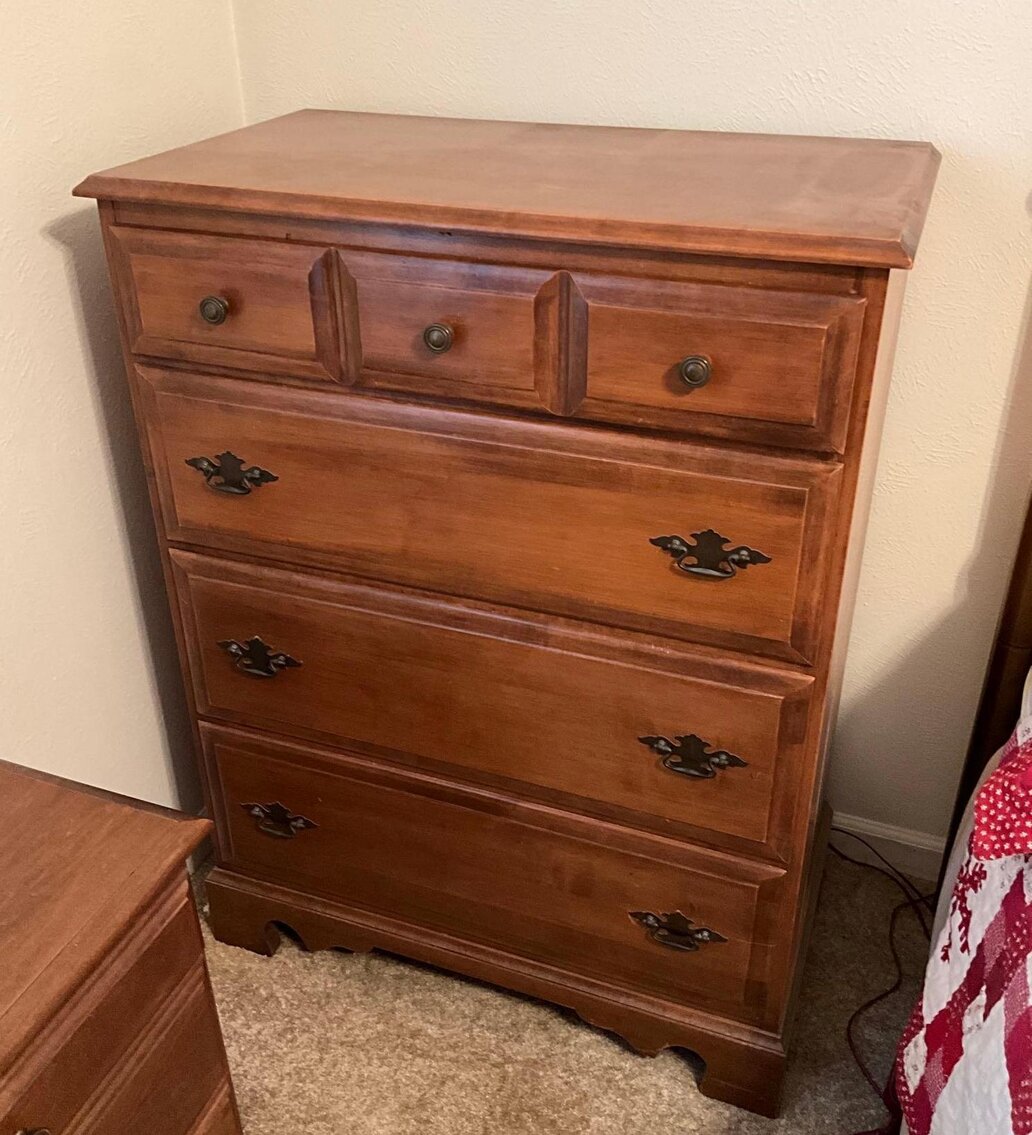 B1- Wood Dresser