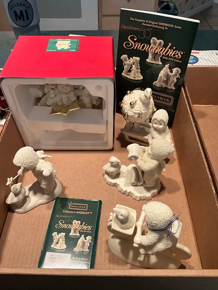 K- (5) Snowbabies Figurines