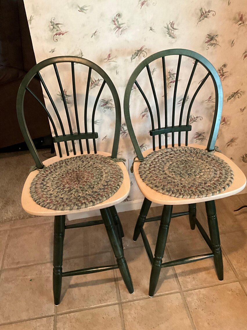 K- (2) Kitchen Counter Stools