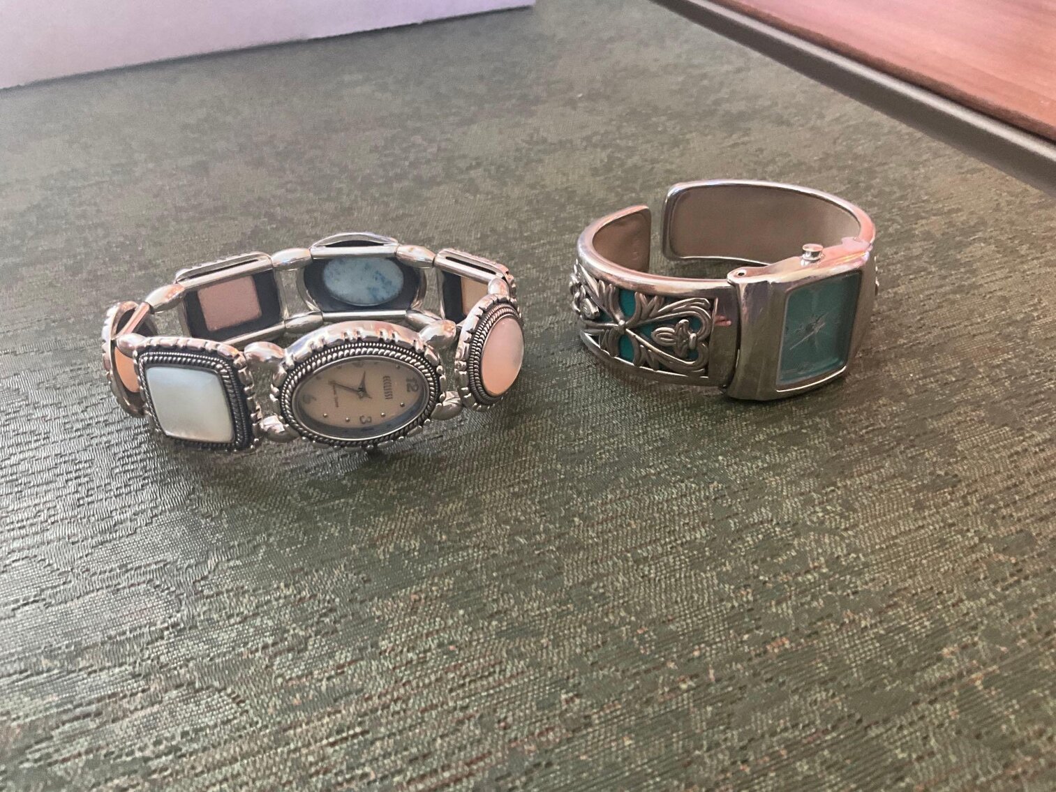 SR- (2) Women’s Watches