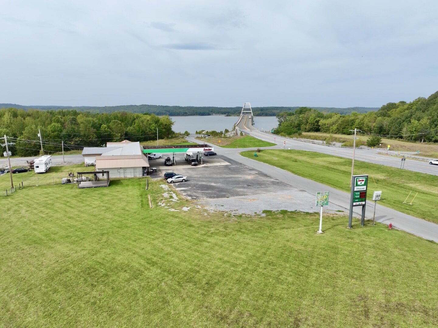 Image for Sinclair Convenience Store & Lake Barkley Liquors Auction