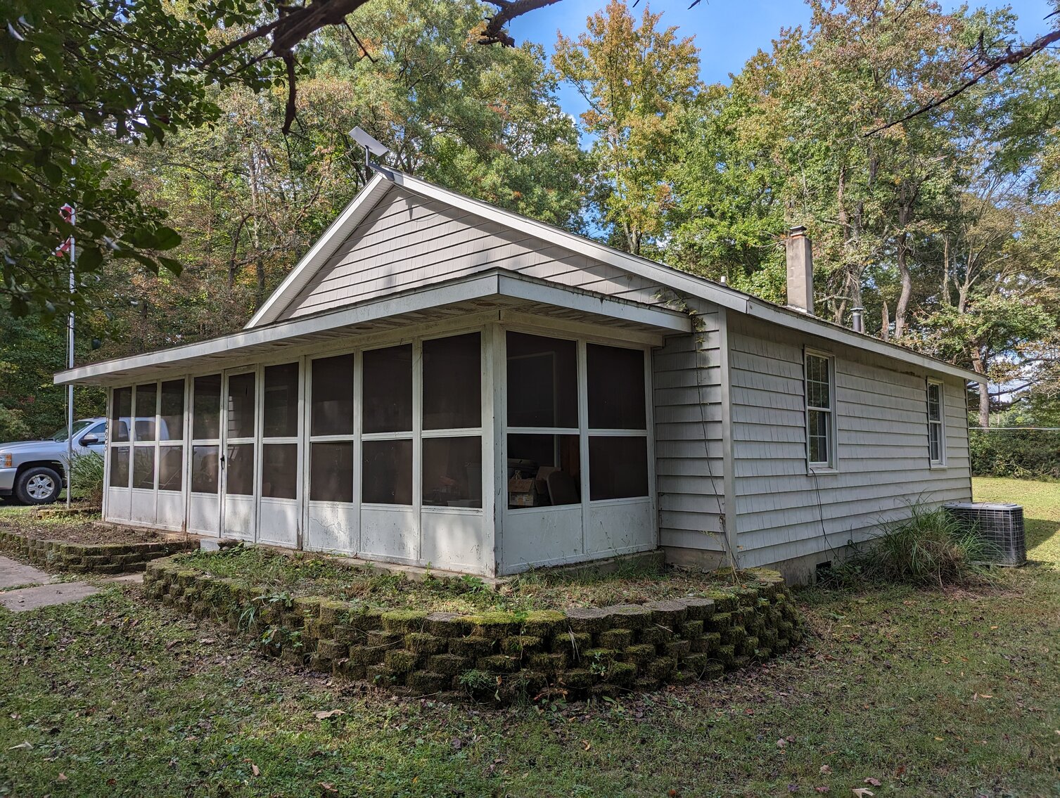 Image for VINYL-SIDED BUNGALOW ON PRIVATE 0.5+/- ACRE LOT