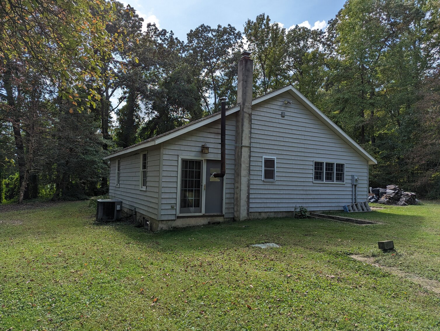 Image for VINYL-SIDED BUNGALOW ON PRIVATE 0.5+/- ACRE LOT