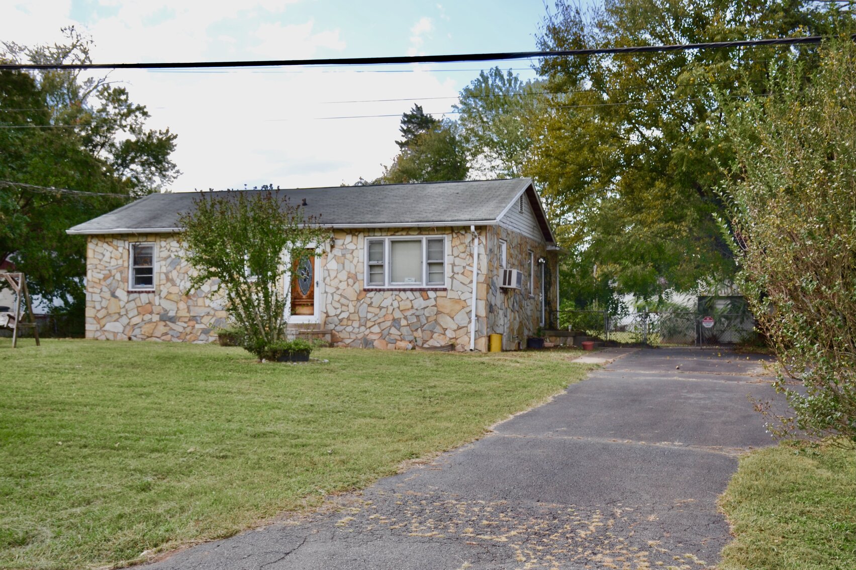 Image for 3 BR/1 BA Stone Home w/Detached Garages/Shops in the Heart of Manassas, VA--SELLING to the HIGHEST BIDDER!!