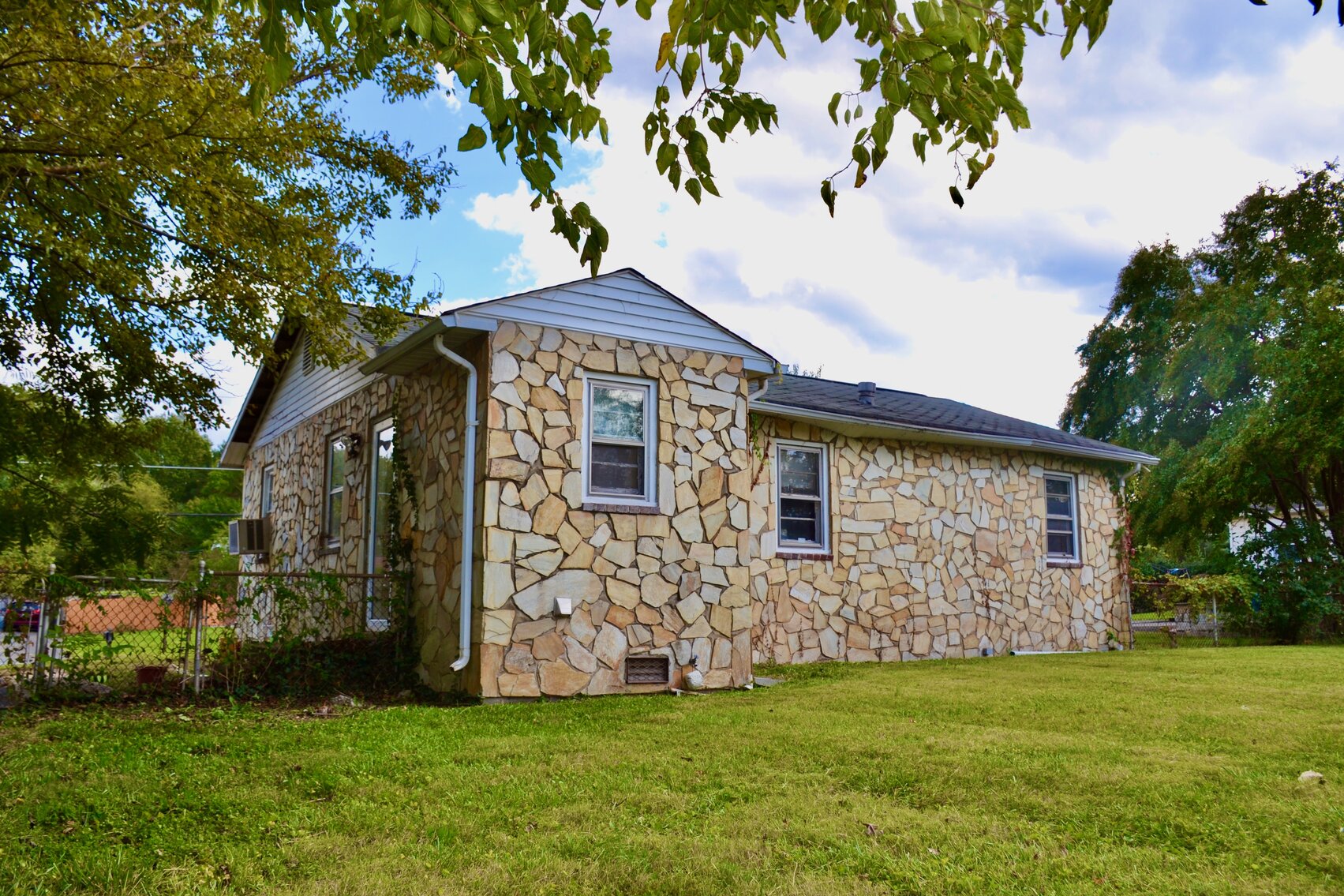 Image for 3 BR/1 BA Stone Home w/Detached Garages/Shops in the Heart of Manassas, VA--SELLING to the HIGHEST BIDDER!!