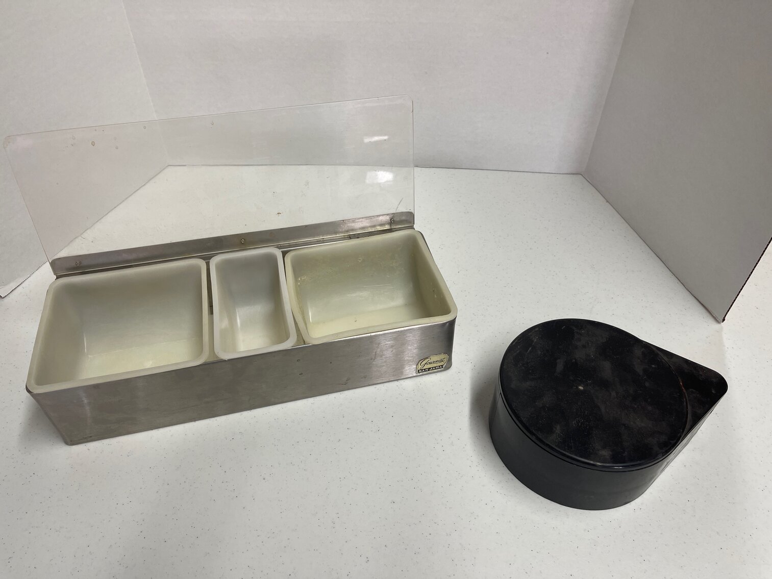 Condiment Dispenser Lot 1 of 5