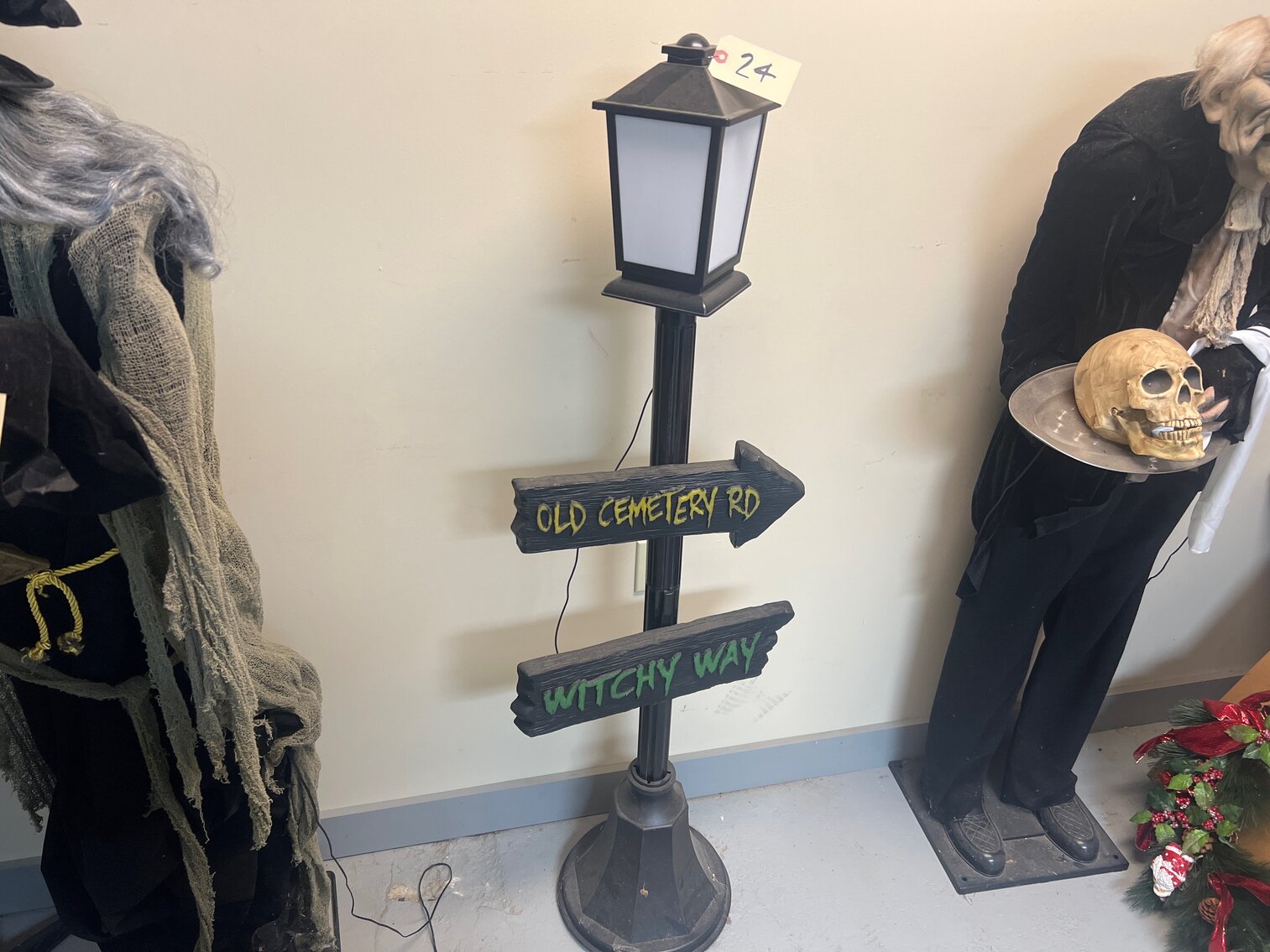 Image for Holiday Decorations and Décor Online Auction – Boyertown, PA