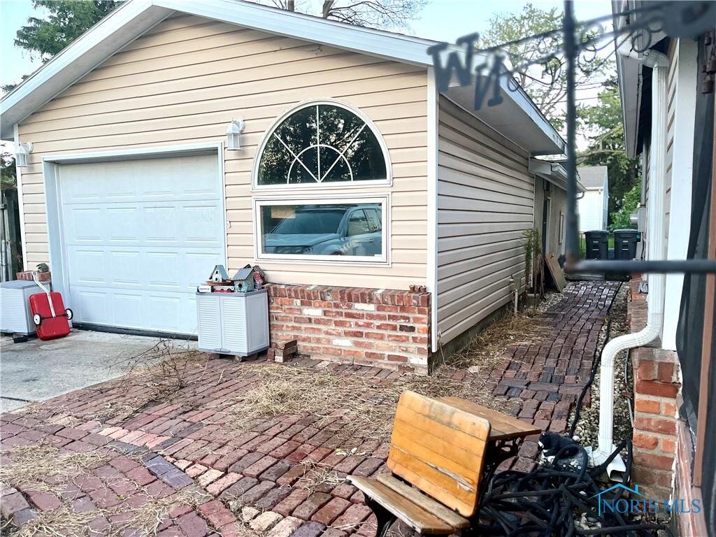 Image for MINIMUM BID AUCTION $69,000! 1351 Corry Ave