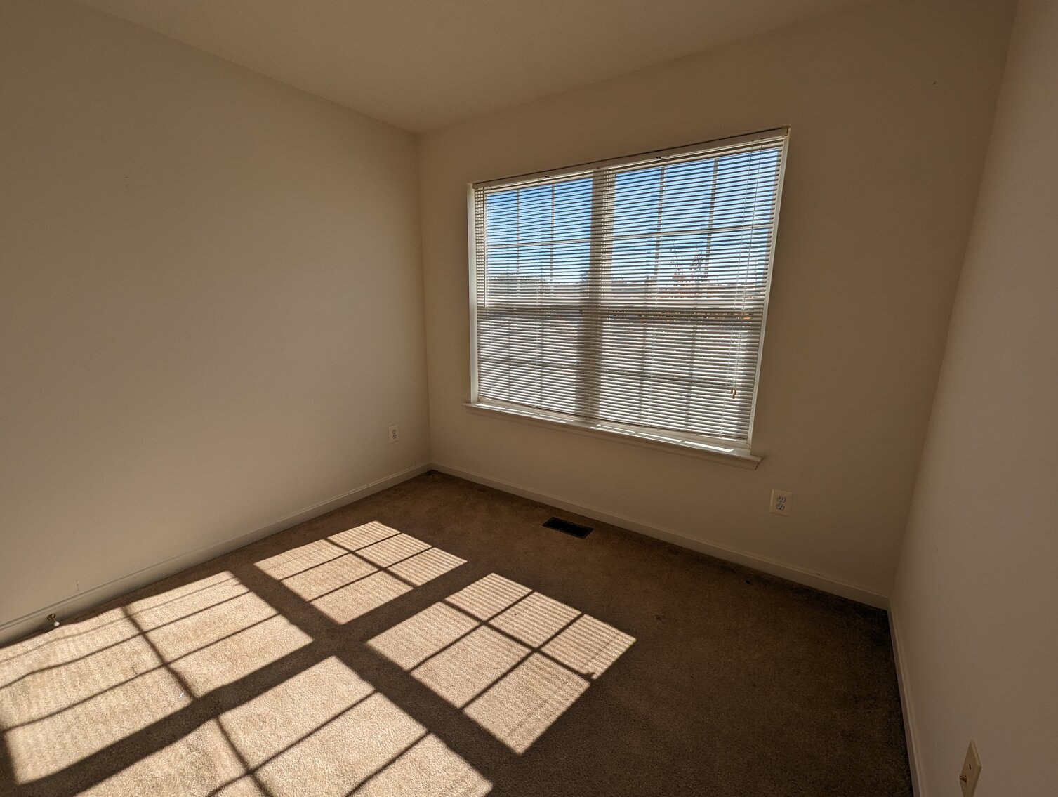 Image for 4 BR, 3.5 BA SPACIOUS EOG VINYL SIDED TOWNHOME