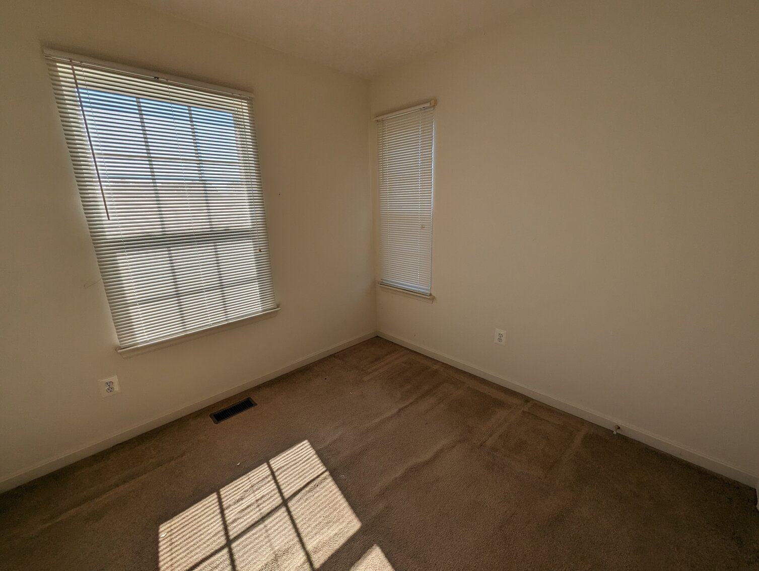 Image for 4 BR, 3.5 BA SPACIOUS EOG VINYL SIDED TOWNHOME