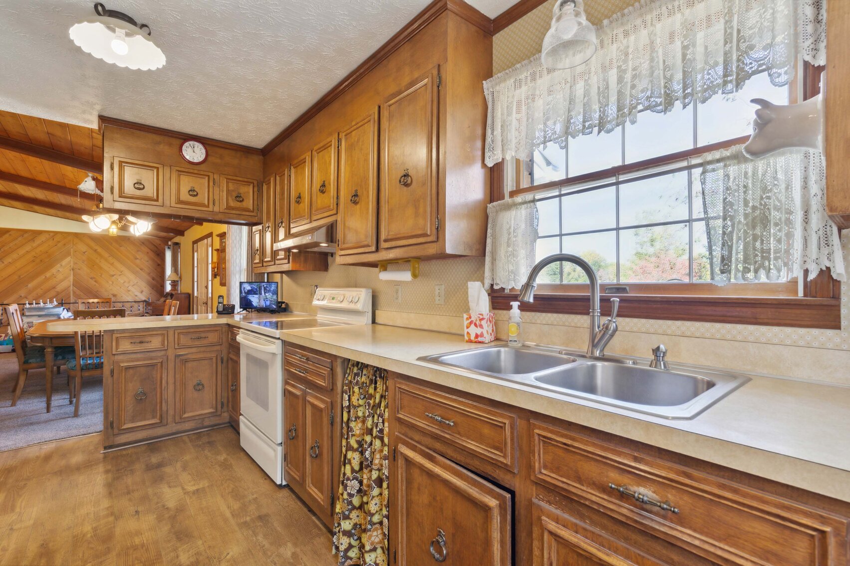 Image for 1992 Locke Bend Road, McMinnville