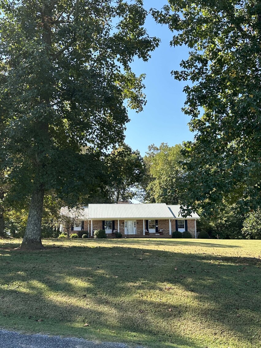 Image for 1992 Locke Bend Road, McMinnville