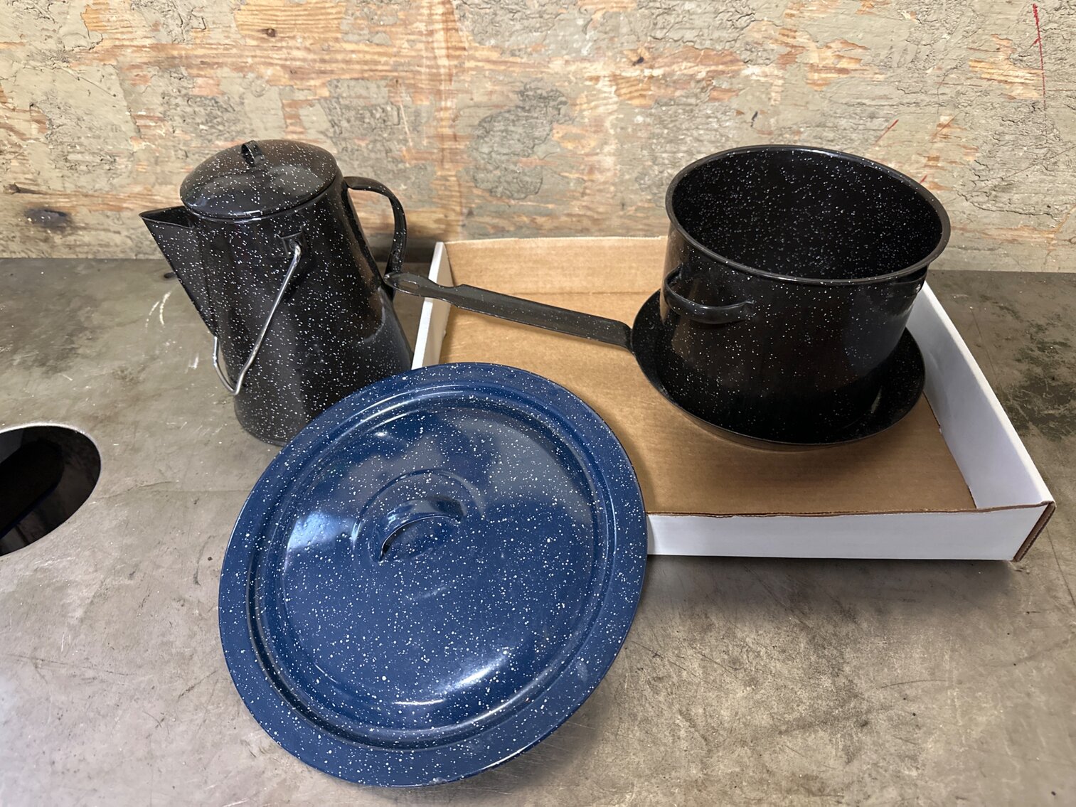 Camping Kettle, Pans, Dishes