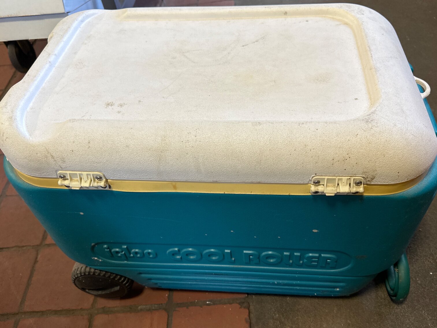 Cooler with Handles, Wheels