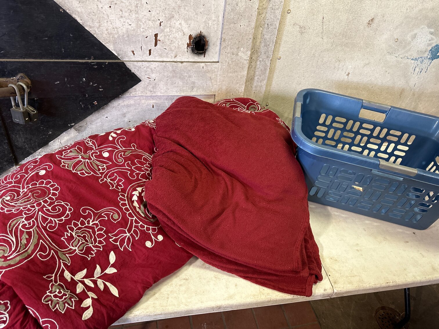 King Comforter and Blanket in Basket