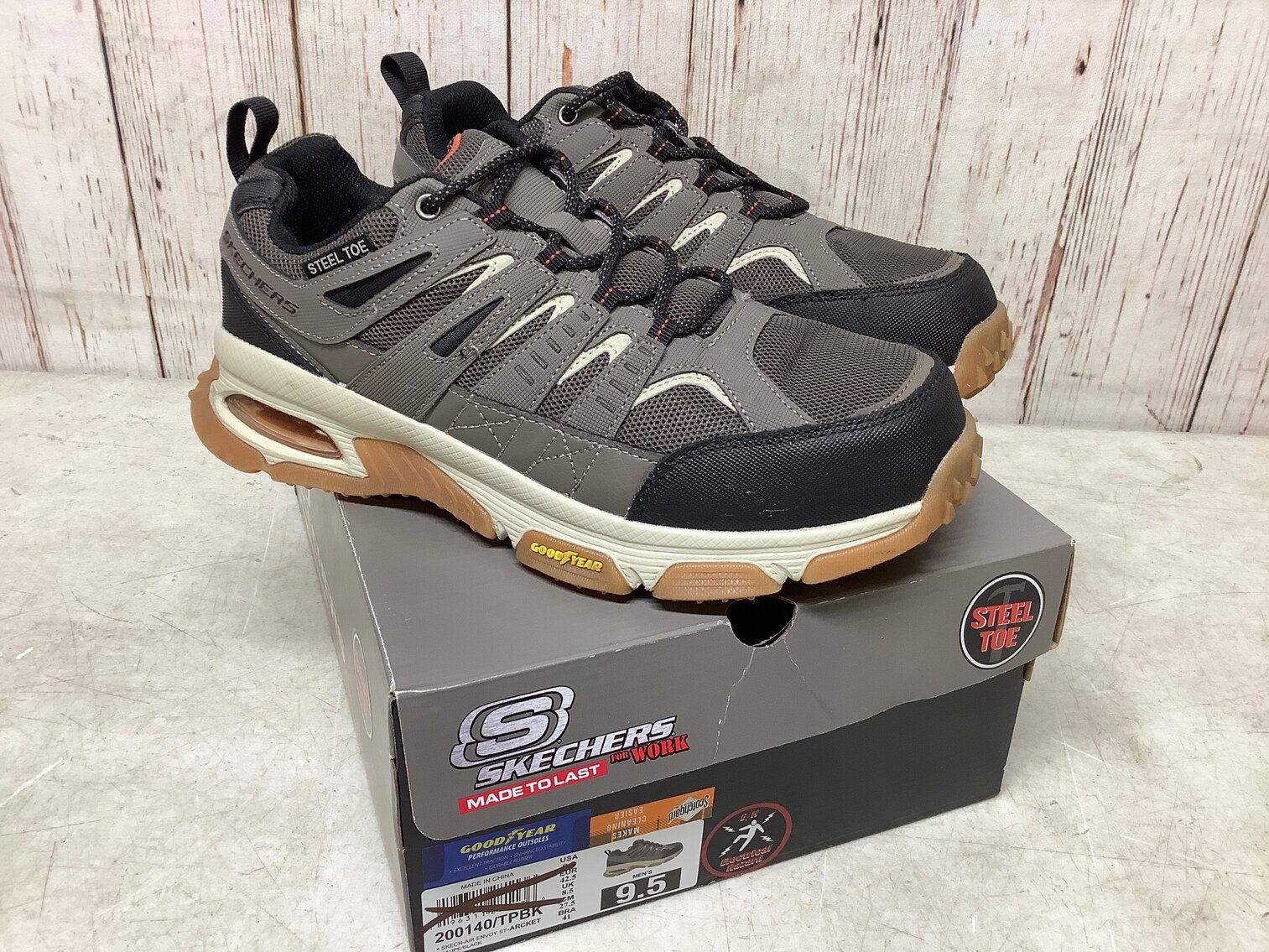 Mens 9.5, Skechers Arcket, ST 