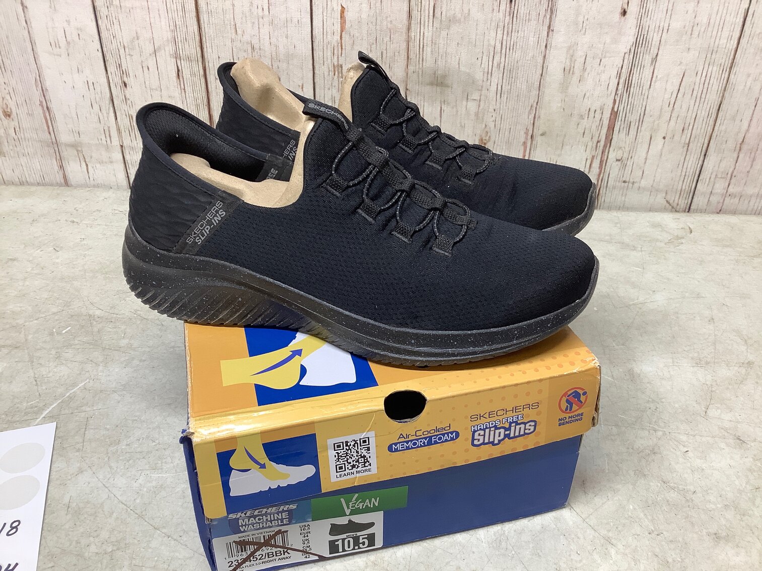 Mens 10.5, Skechers Vegan