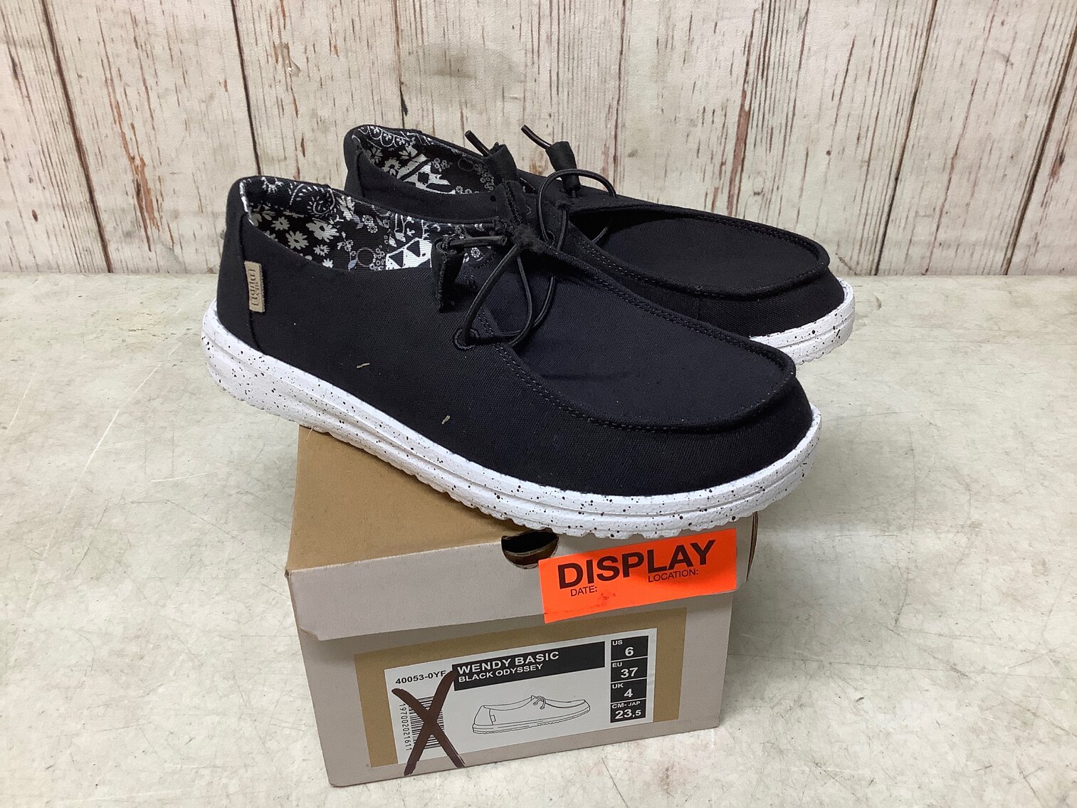 Womens 6, Hey Dude, Wendy Basic
