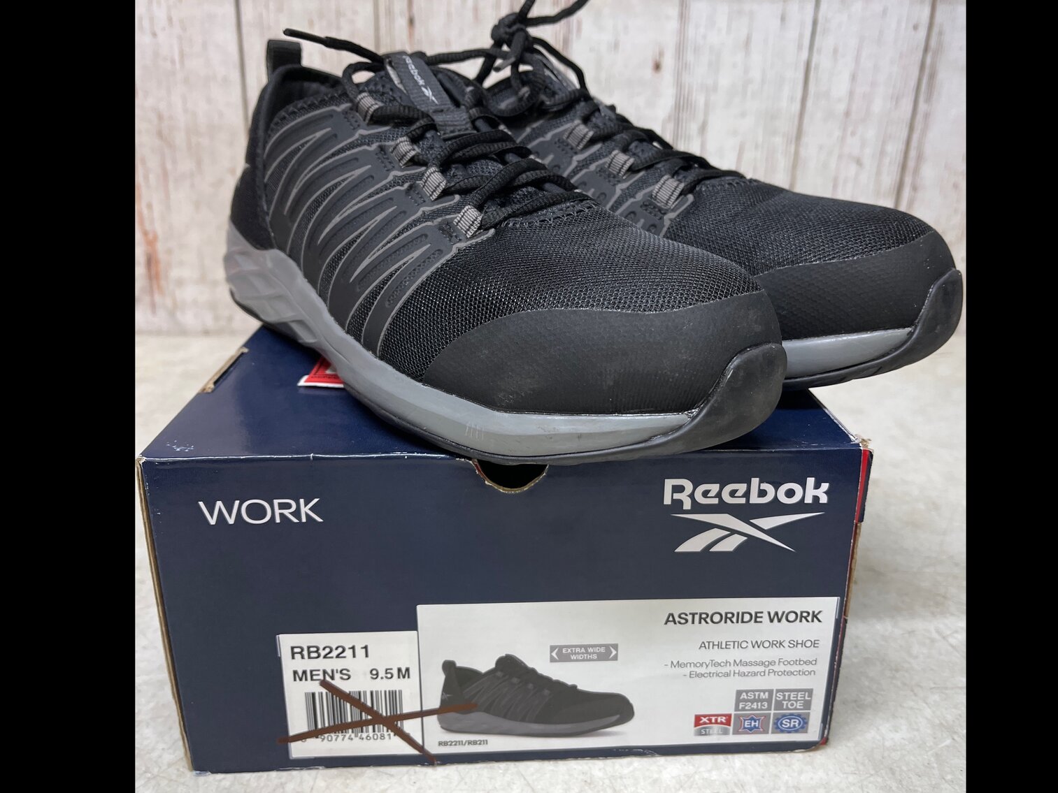 Men's 9.5 Reebok Astroride Work
