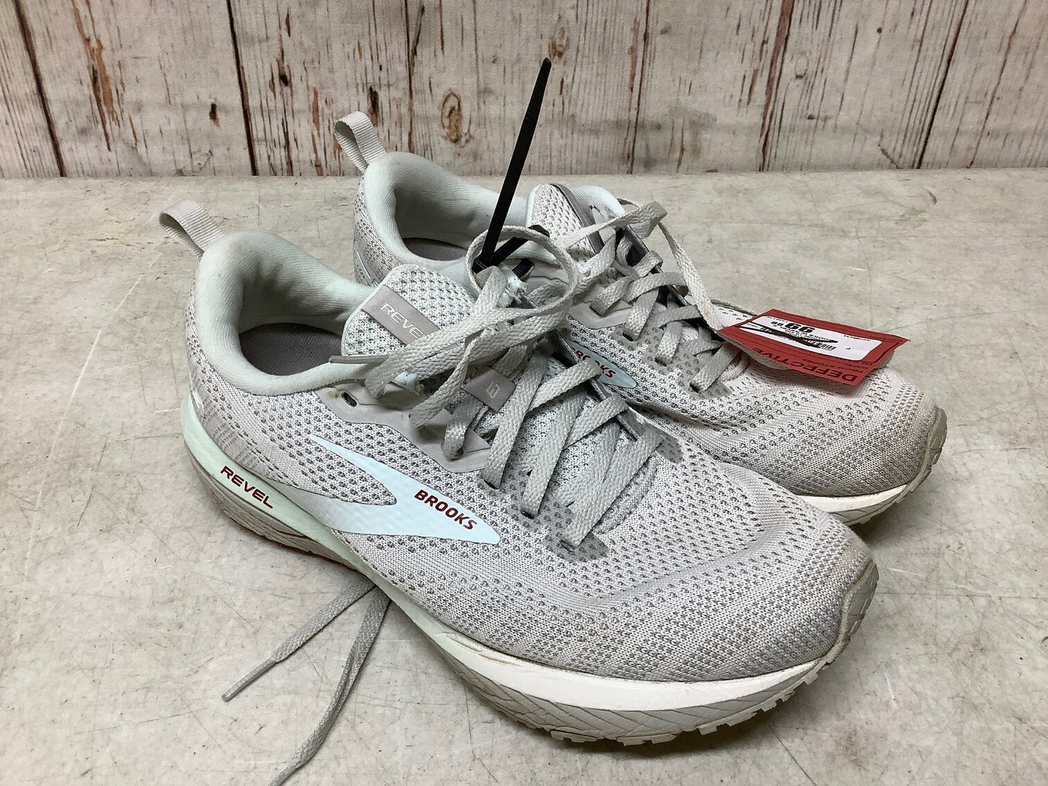 Womens 9.5, Brooks, Revel