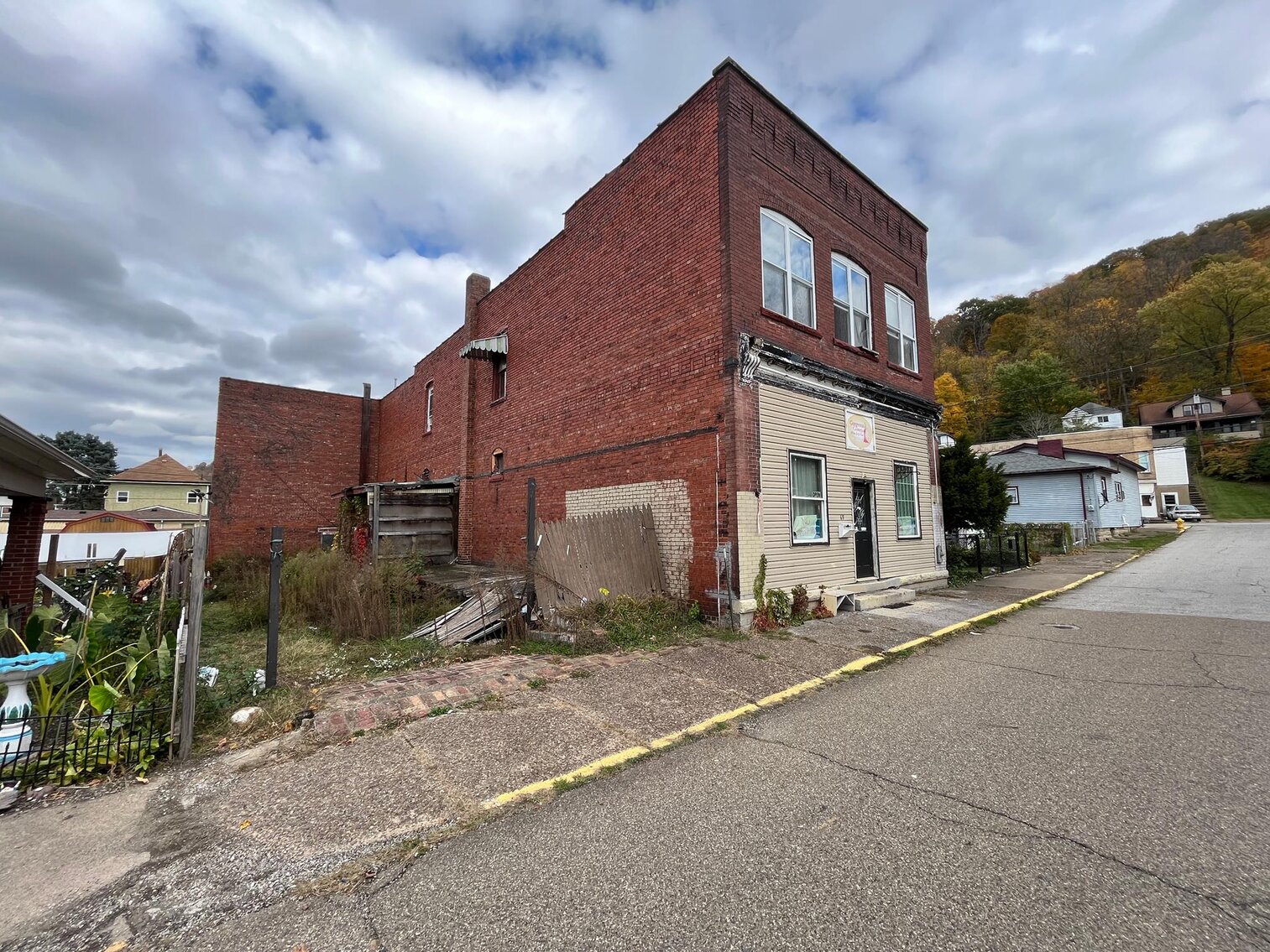 SOLD Great Commercial Building in Marshall County