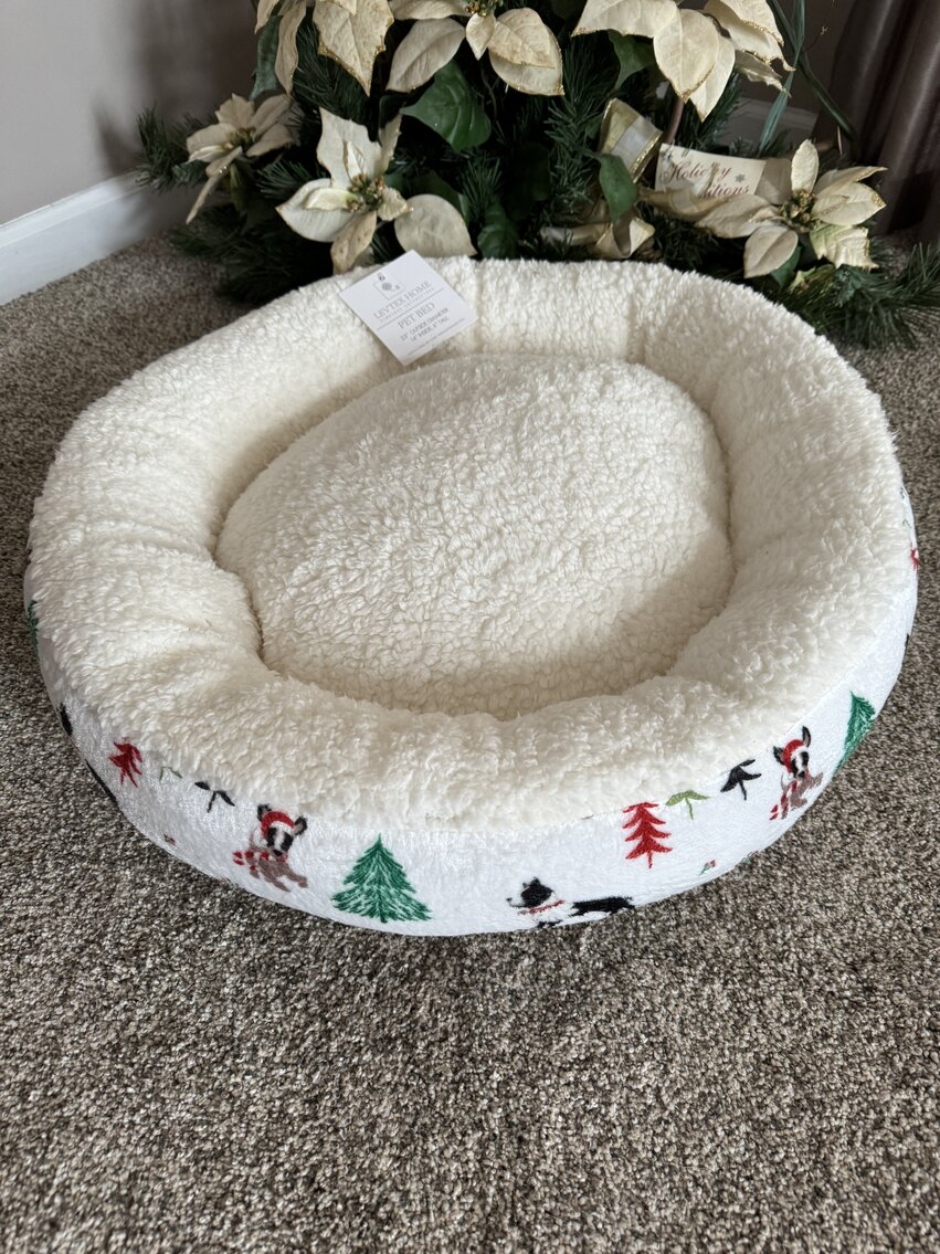 New Christmas Fleece Oval Doggie Bed and Medium Loobani Pet Sling