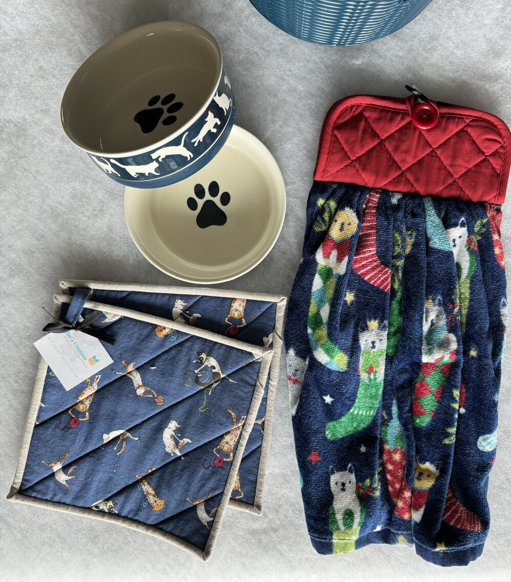 Navy Cat Kitchen Set with Cat Food Bowls