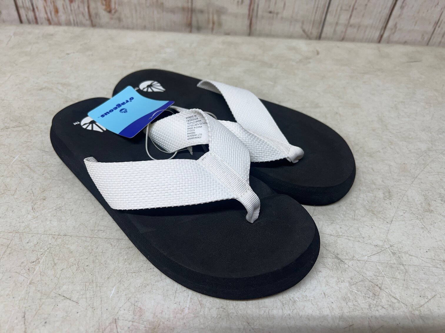 Womens 8 O’Rageous soft sole sandal 