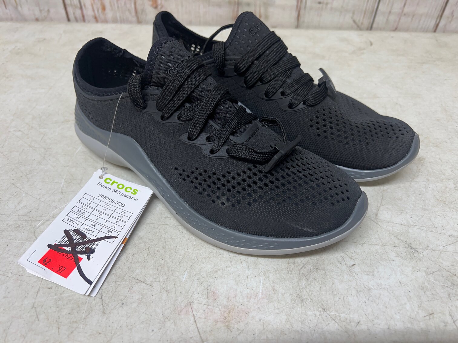 Womens 8 Croc Lite 