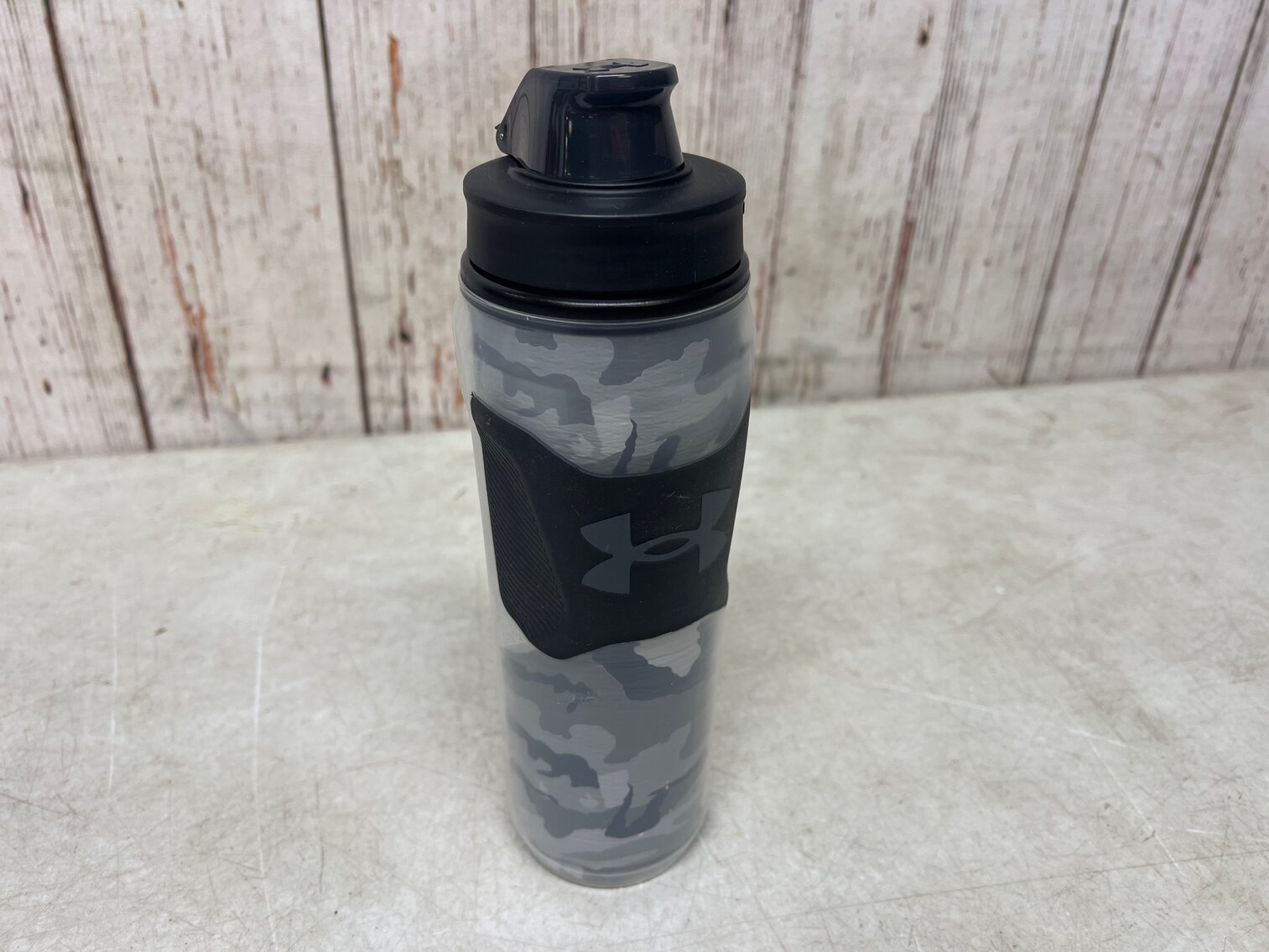 Under Armour squueze water bottle 