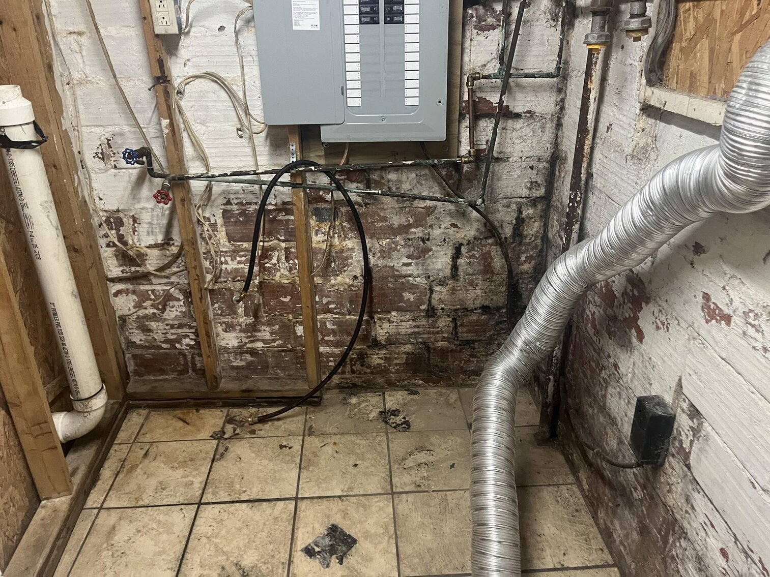 Image for SOLD $35,200 - 3 Bedroom in Charleston Selling to the Highest Bidder