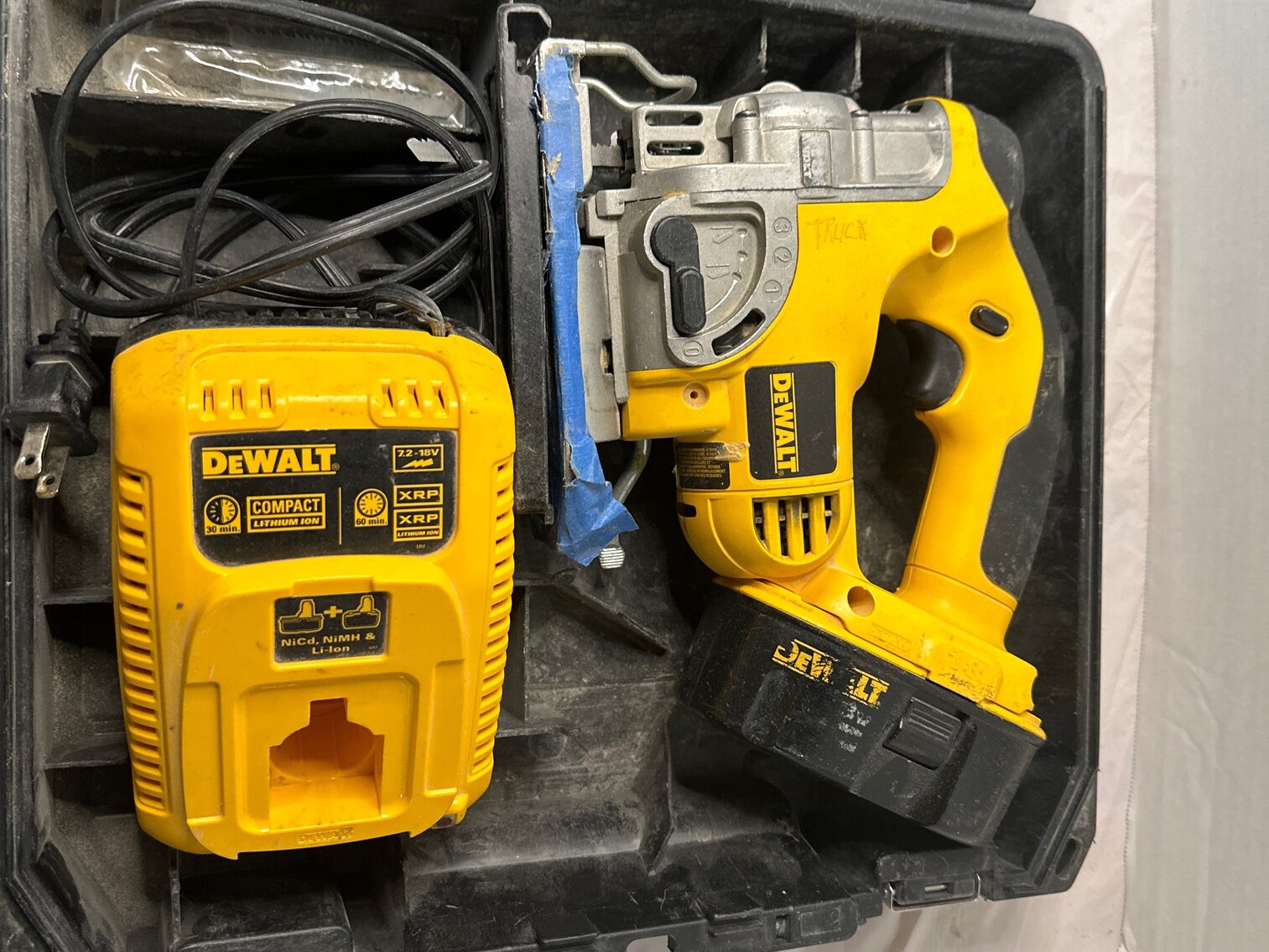 Dewalt cordless jig saw 1 of 2