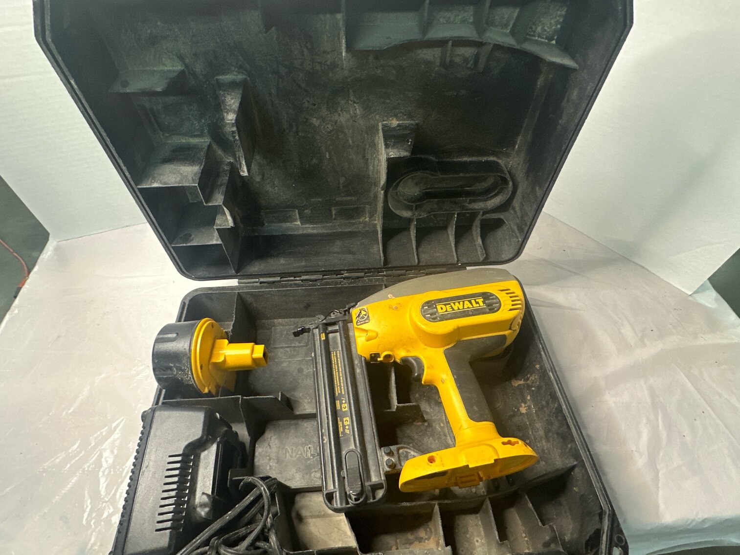 Dewalt cordless nailer