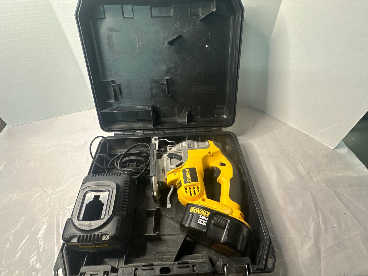 Dewalt cordless jig saw 2 of 2