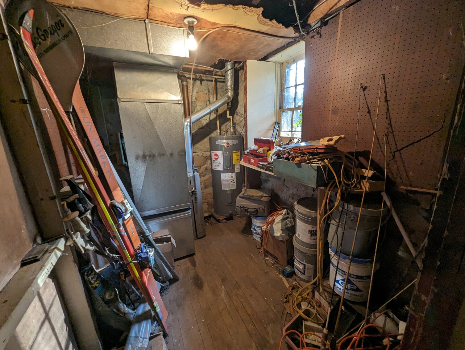 Image for 4 BR, 3 BA COLONIAL STYLE HOME W/ DETACHED GARAGE & STUDIO/EFFICIENCY APT. 1.42 +/- AC ; ANTIQUES, COLLECTIBLES, FURNITURE, TOOLS, & MORE!