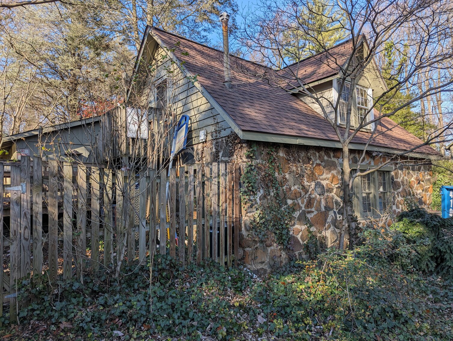 Image for 4 BR, 3 BA COLONIAL STYLE HOME W/ DETACHED GARAGE & STUDIO/EFFICIENCY APT. 1.42 +/- AC ; ANTIQUES, COLLECTIBLES, FURNITURE, TOOLS, & MORE!