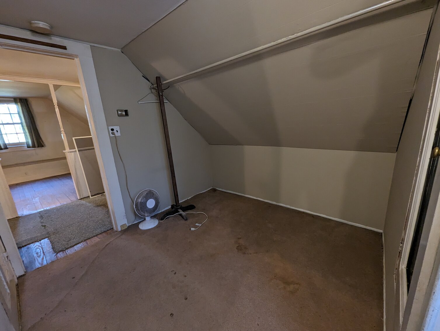 Image for 4 BR, 3 BA COLONIAL STYLE HOME W/ DETACHED GARAGE & STUDIO/EFFICIENCY APT. 1.42 +/- AC ; ANTIQUES, COLLECTIBLES, FURNITURE, TOOLS, & MORE!