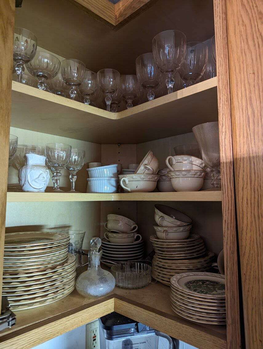 Image for 4 BR, 3 BA COLONIAL STYLE HOME W/ DETACHED GARAGE & STUDIO/EFFICIENCY APT. 1.42 +/- AC ; ANTIQUES, COLLECTIBLES, FURNITURE, TOOLS, & MORE!